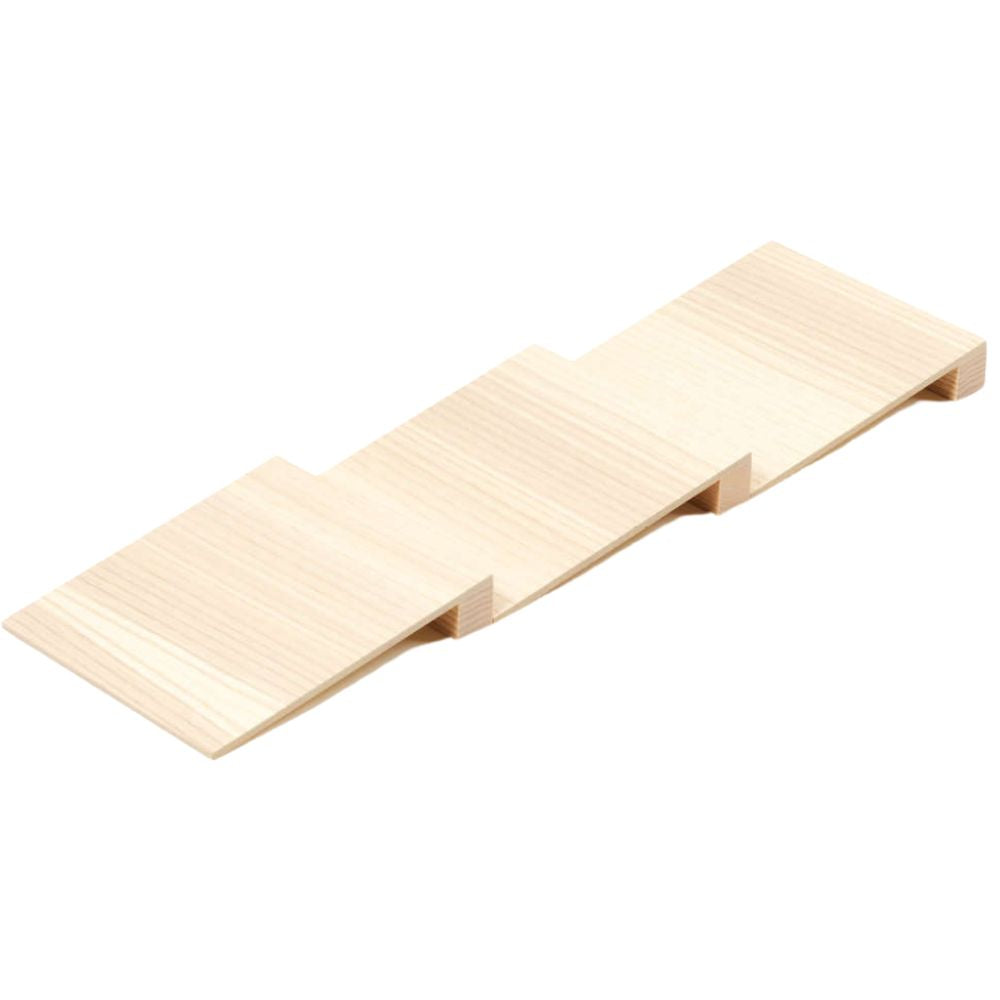 Die FineLine LiniQ Gewürzeinlage - Gewürz Organizer ist ein leichtes Holztablett mit drei erhöhten Abschnitten und glatten, abgeschrägten Kanten, flexibel erweiterbar für den Einsatz als stilvolle Gewürzaufbewahrung oder funktionale Gewürzeinlage.