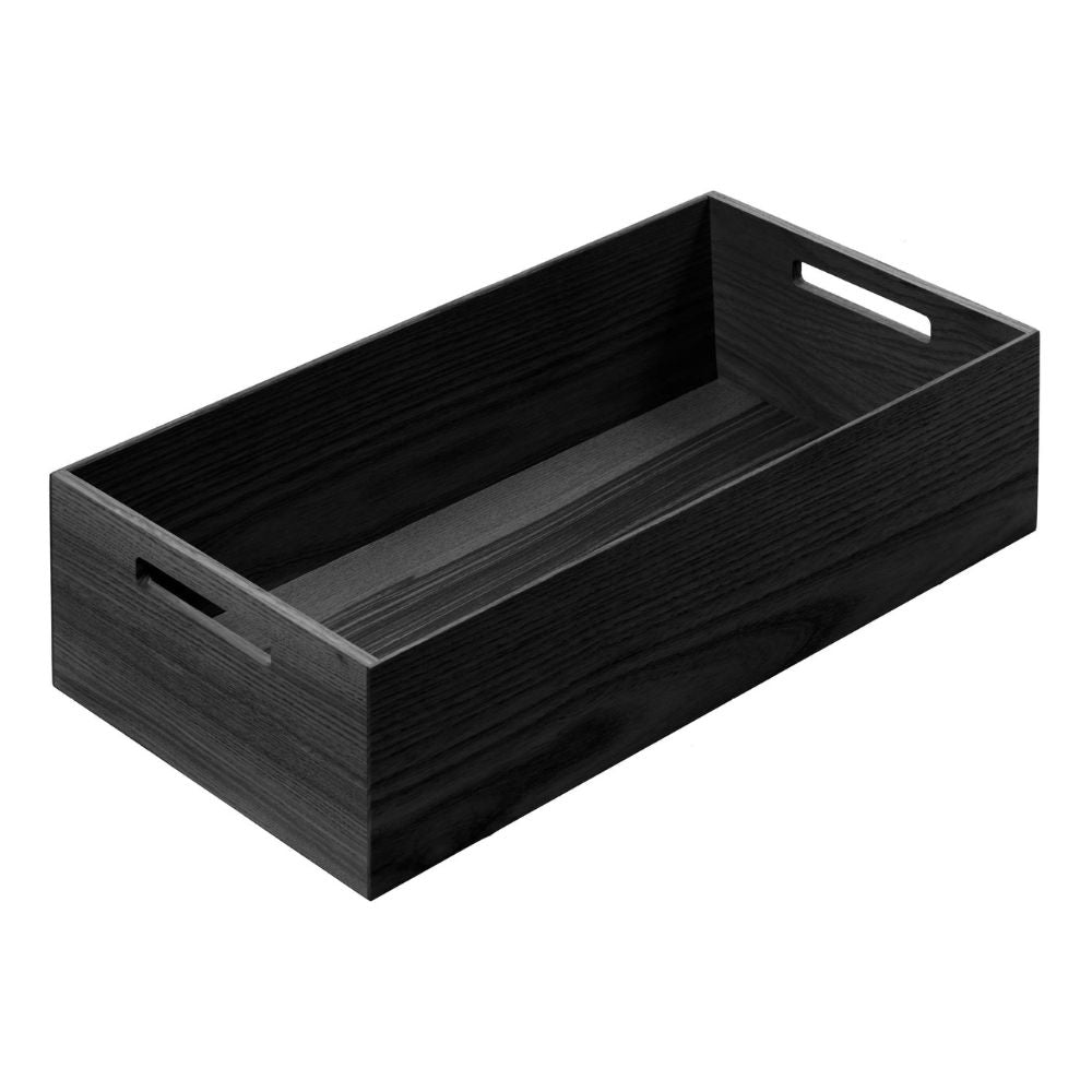 Die FineLine Holzbox mit Grifflöchern ist ein rechteckiges schwarzes Holztablett mit ausgeschnittenen Griffen an zwei Seiten, funktionellem Design, moderner Schlichtheit und sichtbarer Holzmaserung, dargestellt auf weißem Hintergrund.