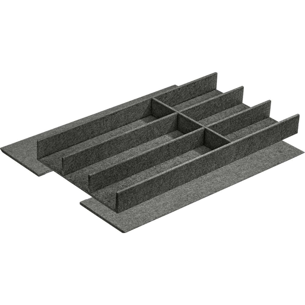 Der FineLine LiniQ Besteckeinsatz - Besteckkasten ist mit grauem Filz und ineinander greifenden Trennwänden ausgestattet, die mehrere rechteckige Fächer für eine optimale Küchenorganisation schaffen. Perfekt als stilvoller Besteckeinsatz in jeder modernen Küche.