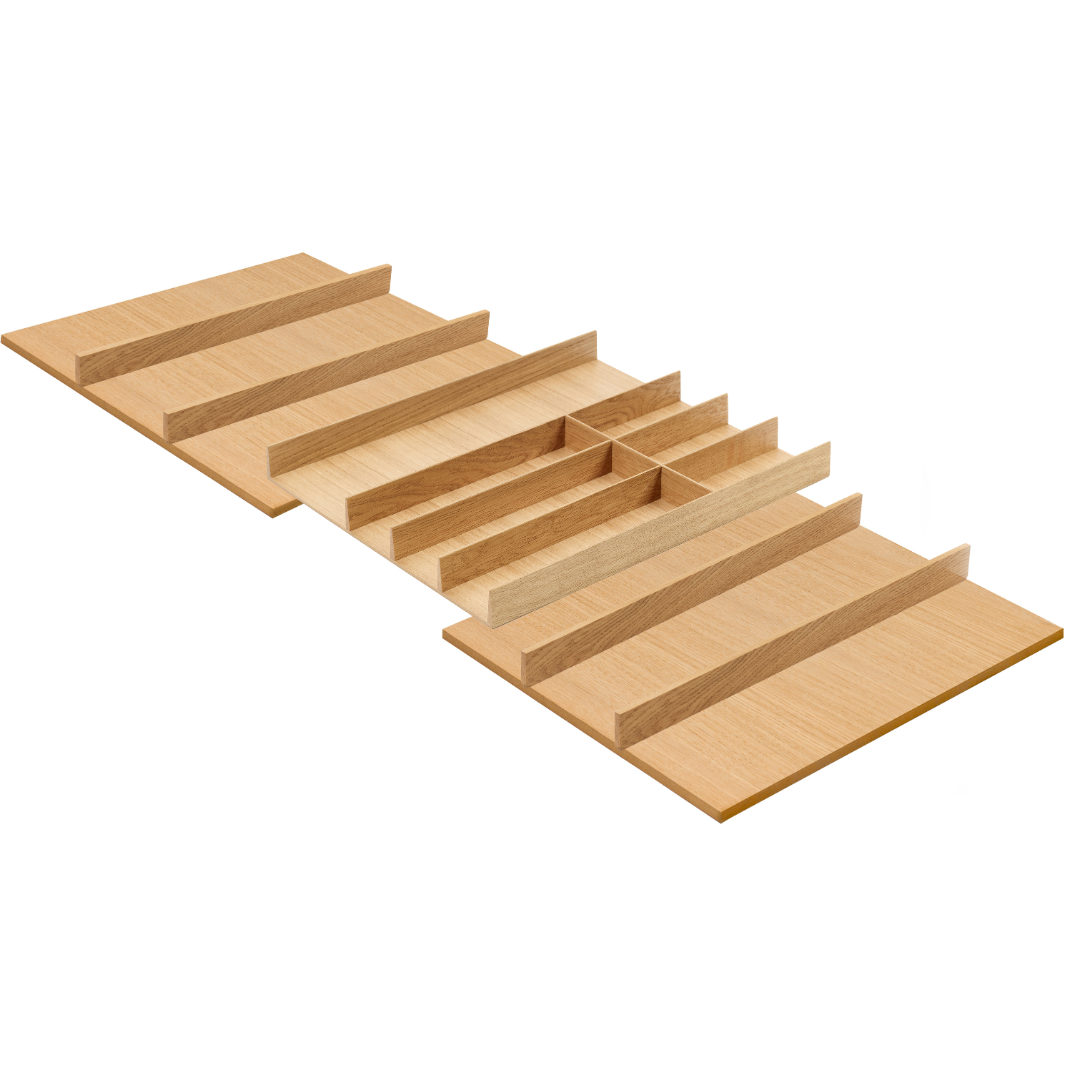 Der FineLine LiniQ Besteckeinsatz - Besteckkasten bietet Holzpaneele im versetzten, ineinandergreifenden Design auf weißem Grund - perfekt für die Organisation von Küchenutensilien oder als stilvoller Besteckeinsatz.