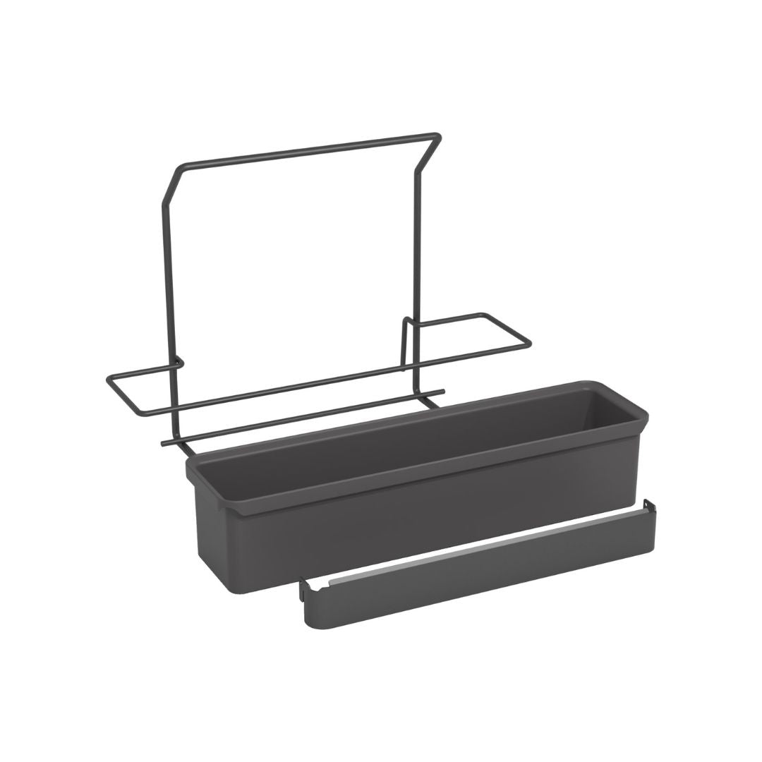 Die K-Line Side Tragebox ist ein rechteckiger schwarzer Spültisch mit einem hängenden Drahtgestell, einer herausnehmbaren Tropfschale und einer eingebauten Abrisskante - ideal für die Aufbewahrung von Schwämmen, Bürsten oder wichtigen Utensilien wie Ihrer Frischhaltefolie Spender.